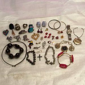 Gorgeous & colorful lot of jewelry - bracelets, earrings, pendants, etc.